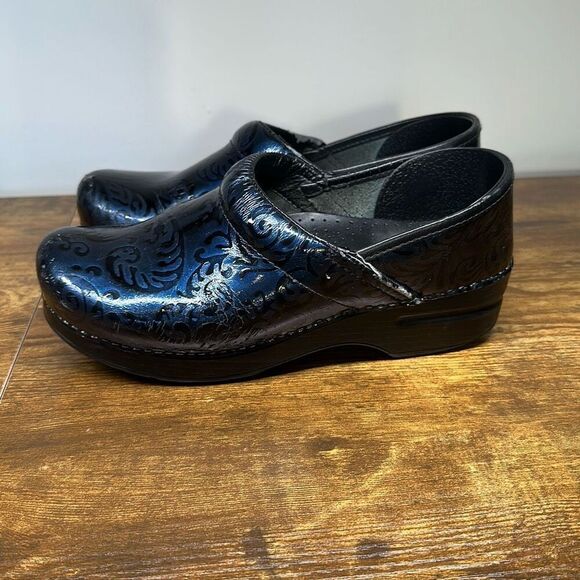 Dansko Womens Black Blue Leather Slipon mules Chunky Heel Clogs size 39 EU US - Picture 5 of 14